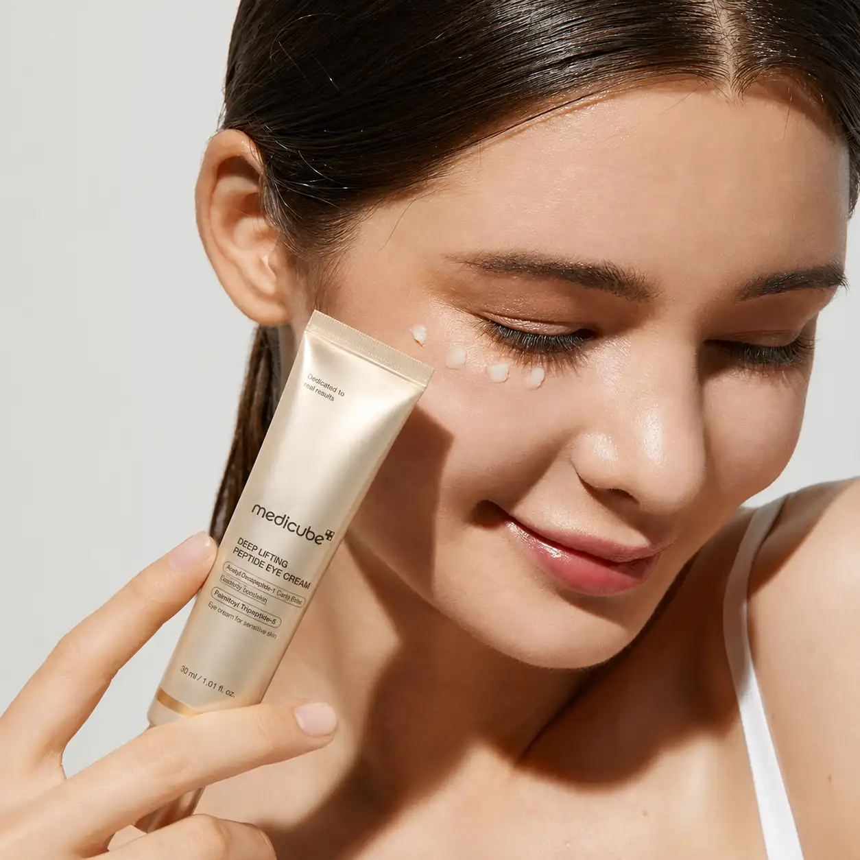 خرید و قیمت كرم دور چشم طلايی مديكيوب Medicube Deep Lifting Peptide Eye Cream 30ml